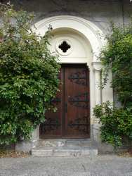 Entrée de l'église de Melles